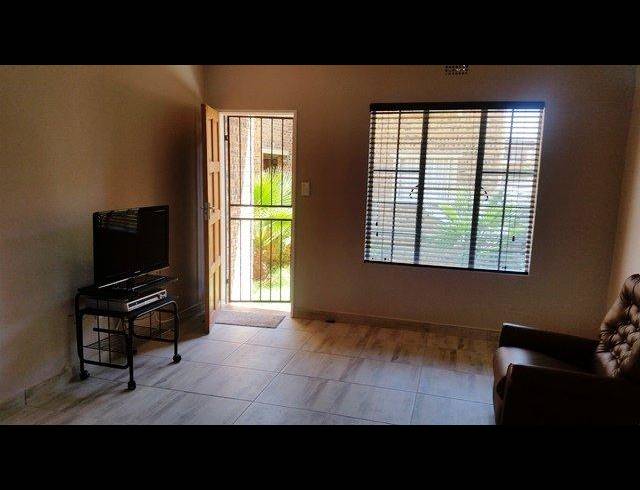 2 BEDROOM PROPERTY TO RENT IN RADIOKOP